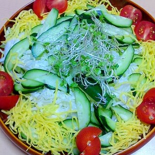 彩り豊かなサラダ
